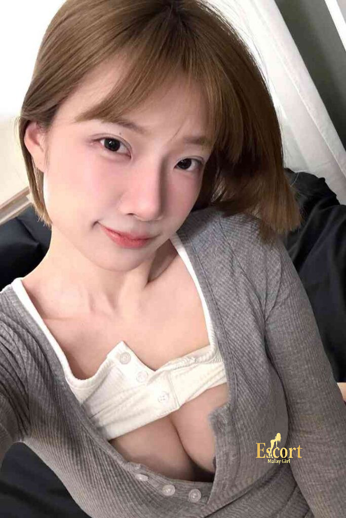 Escort Malay Girl LingLing Chinese Escort in KL, offering services like French Kiss and Blowjob. KL Escort Girl Service