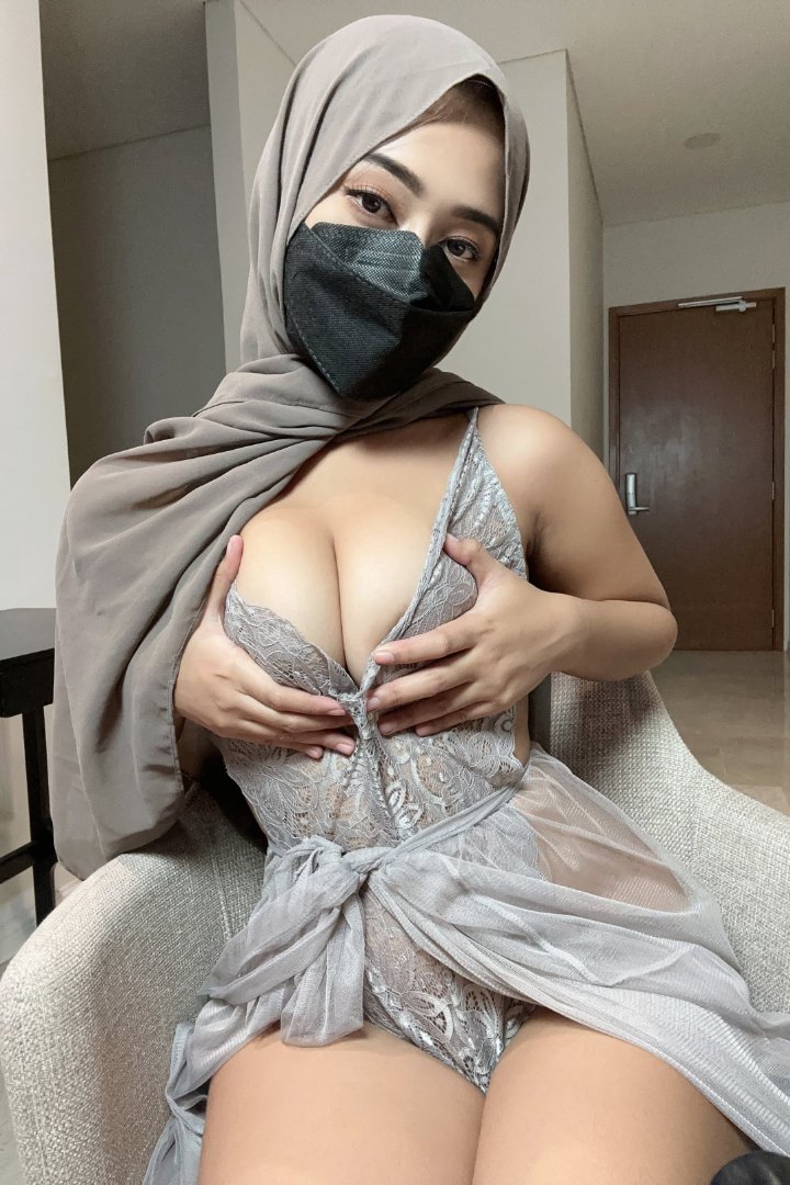 Meet Sarah: 23 Year Old Malay Call Girl Kuala Lumpur | C Cup